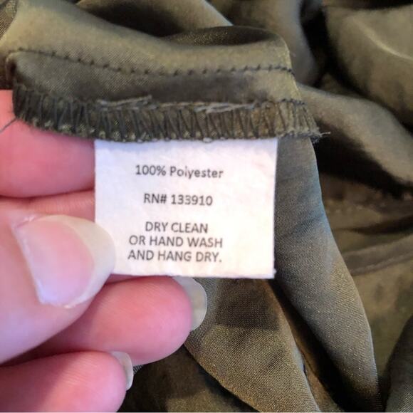 Show Me Your Mumu Peta-Boo army green cold shoulder tunic top Extra Small XS - Picture 8 of 15